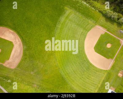 Vue de dessus. Terrain de sport vert avec marquages. Jeux sportifs : football, basket-ball, volley-ball, rugby, golf. Sports amateurs et professionnels, macc Banque D'Images