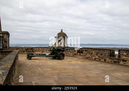 Vue rapprochée du pistolet One O'Clock à Mills Mount Battery, au sommet du château d'Édimbourg, en Écosse Banque D'Images