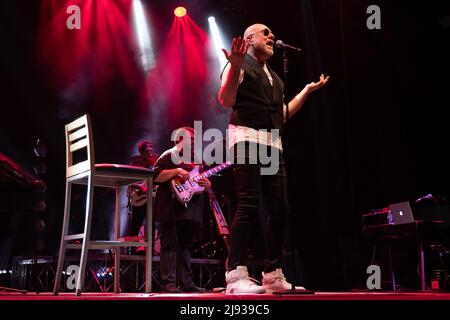 Brescia, Italie. 19th mai 2022. Mario Biondi pendant MARIO BIONDI - VISITE ROMANTIQUE 2022, concert de musique de chanteur italien à Brescia, Italie, mai 19 2022 crédit: Agence de photo indépendante/Alamy Live News Banque D'Images