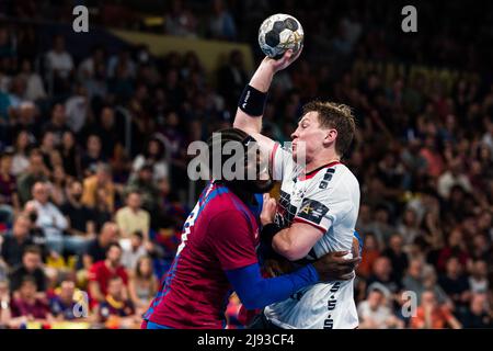 Barcelone, Espagne - 19/05/2022, Goran Sogard Johannessen de SG Flensburg-Handewitt en action contre Dika Mem du FC Barcelone lors de la Ligue des champions de l'EHF, Quarter finals, match de handball de 2nd jambes entre le FC Barcelone et SG Flensburg-Handewitt le 19 mai 2022 au Palau Blaugrana à Barcelone, Espagne - photo: Javier Borrego/DPPI/LiveMedia Banque D'Images