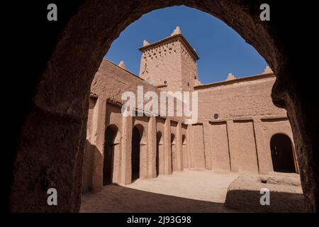 Kasba Amridil, 19th siècle, construit pour m'hamed Ben Brahim Nasiri, cour centrale des étages supérieurs, à l'intérieur de la résidence principale kasbah, Skoura, OUA Banque D'Images