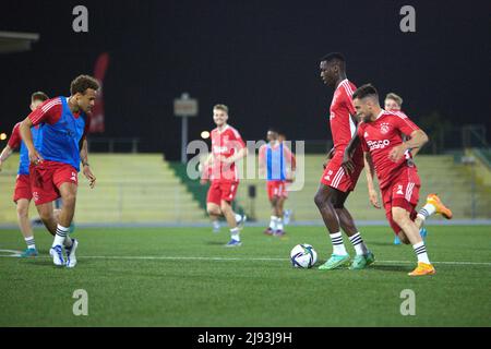 2022-05-19 20:53:41 (de gauche à droite) Liam van Gelderen, Mohamed Daramy, Nico Tagliafico pays-bas hors - belgique hors Banque D'Images