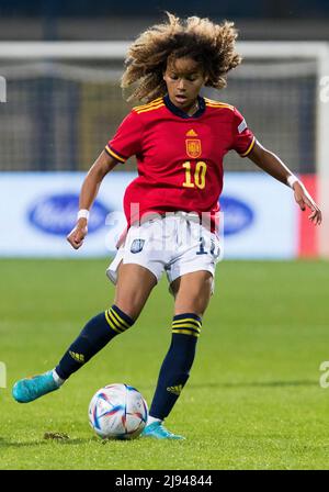 Zenica, Bosnie-Herzégovine, 15th mai 2022. Victoria Lopez d'Espagne en action pendant le Championnat d'UEFA des femmes de moins de 17 ans 2022 finale entre l'Espagne U17 et l'allemagne U17 au stade Grbavica à Sarajevo, Bosnie-Herzégovine. 15 mai 2022. Crédit : Nikola Krstic/Alay Banque D'Images