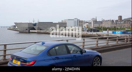 Le front de mer de Dundee depuis le pont de Tay Road Banque D'Images
