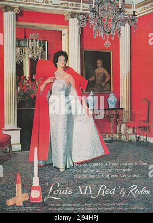 Publicité sur papier rétro Revlon cosmétiques 1980s 1970s Banque D'Images