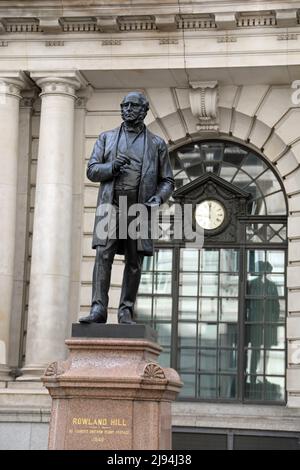 Statue de Sir Roland Hill à King Edward Street à Londres Banque D'Images