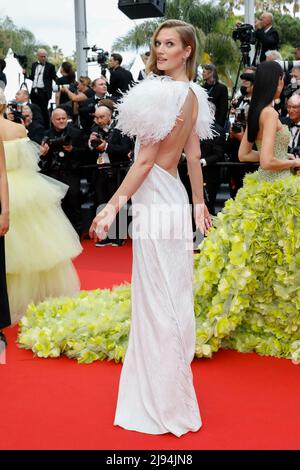 Cannes, Frankreich. 18th mai 2022. Toni Garrn assiste à la première du "Top Gun: Maverick" lors du Festival annuel du film de Cannes 75th au Palais des Festivals de Cannes, France, le 18 mai 2022. Credit: dpa/Alay Live News Banque D'Images