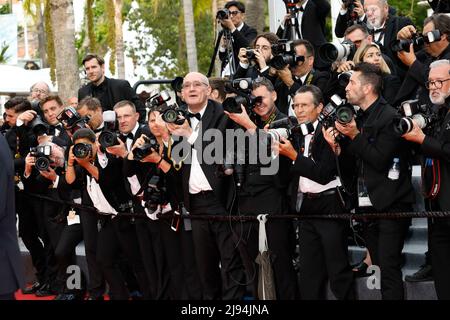 Cannes, Frankreich. 18th mai 2022. Les photographes ont assisté à la première de « Top Gun: Maverick » lors du Festival annuel du film de Cannes 75th au Palais des Festivals de Cannes, France, le 18 mai 2022. Credit: dpa/Alay Live News Banque D'Images