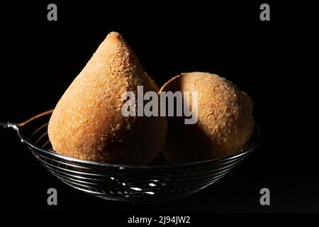 Boulettes de poulet, coxinhas, en-cas brésilien populaire Banque D'Images