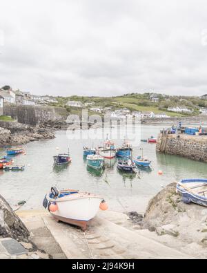 Coverack sur le Lizard péninsulaire à Cornwall. Date de la photo: Vendredi 6 mai 2022. Photo de Christopher Ison © Banque D'Images