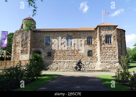 Colchester, Royaume-Uni. 20th mai 2022. Le château de Colchester Essex aujourd'hui après la nouvelle que la ville a maintenant le statut de ville. Le château normand est le plus grand donjon normand d'Europe. Colchester est la plus ancienne ville enregistrée de Grande-Bretagne et l'une des huit nouvelles villes a reçu le statut dans le cadre du jubilé de platine de la Reine. Crédit : Eastern Views/Alamy Live News Banque D'Images