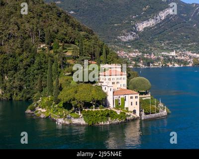 Vue aérienne de la Villa del Balbianello sur le lac de Côme Banque D'Images