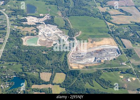 Vue aérienne d'une grande carrière dans le Missouri, États-Unis Banque D'Images