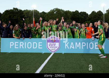 RIJSWIJK, PAYS-BAS - MAI 20 : Barbara Lorsheyd de l'ADO Den Haag, Gwyneth Hendriks de l'ADO Den Haag, Amber Verspaget de l'ADO Den Haag, Kayra Nelemans de l'ADO Den Haag, Jaimy Ravensbergen, Jannette van Belen de l'ADO Den Haag, Wielle Nelemans de l'ADO Den Haag, Den Haag, Den Haag de l'ADO, Den Haag Lag, Den Haag Nikki Ijzerman de l'ADO Den Haag, Romy Speelman de l'ADO Den Haag, Louise van Oosten de l'ADO Den Haag, Bo Vonk de l'ADO Den Haag, June Burgers de l'ADO Den Haag, Wendy Balfort de l'ADO Den Haag, Akke van den né de l'ADO Den Haag, Laura Dankelman de l'ADO Den Haag, Cato Pijnacker Hordijk de l'ADO Den Haag, Gina Viehoff de l'ADO Den H Banque D'Images