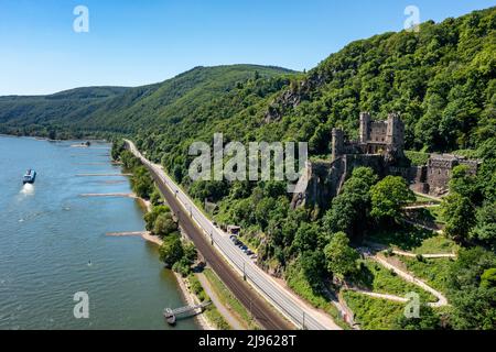 Château de Rheinstein, Romantik-Schloß Burg Rheinstein, Trechtingshausen, vallée du Rhin, Allemagne Banque D'Images