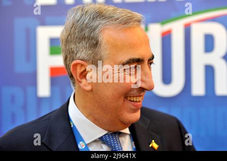 Naples, Italie. 20th mai 2022. Maurizio Gasparri sénateur de l'Italie, lors de l'événement du parti Forza Italia "l'Italie de l'avenir, la force unificatrice" qui s'est tenu au Palacongressi de la Mostra d'Oltremare à Naples. Naples, Italie, 0 mai 2022. (Photo par Vincenzo Izzo/Sipa USA) crédit: SIPA USA/Alay Live News Banque D'Images