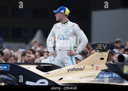 Berlin, Allemagne, 14th mai 2022. 2022 Shell recharge Berlin E-Prix, Round 7 du Championnat du monde de Formule E ABB FIA 2021-22, circuit de l'aéroport de Tempelhof à Berlin, Allemagne photo: Stoffel VANDOORNE (bel) de Mercedes-EQ Formule E Team © Piotr Zajac/Alamy Live News Banque D'Images