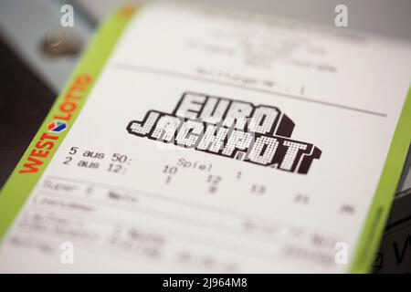 Cologne, Allemagne. 20th mai 2022. Un billet Eurojackpot imprimé. Credit: Thomas Banneyer/dpa/Alay Live News Banque D'Images
