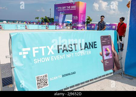 Miami Beach Florida,FTX Off the Grid event,course de Formule 1 Grand Prix du week-end de course 1 F1, signez le téléchargement de code QR NFT Banque D'Images