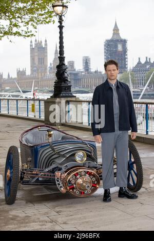 Casting du nouveau spectacle Sky Atlantic The Nevers, dévoile une voiture de style victorien, créée et conduite par le personnage de Skelly, Penance Adair, lors du lancement du drame sur la rive sud de Londres. La série raconte l'histoire d'un événement surnaturel qui roque Londres victorienne et sera disponible à partir de mai 17 sur Sky Atlantic et le service de streaming MAINTENANT avec: James Norton où: Londres, Royaume-Uni quand: 13 mai 2021 crédit: Phil Lewis/WENN Banque D'Images