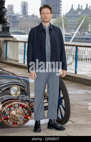 Casting du nouveau spectacle Sky Atlantic The Nevers, dévoile une voiture de style victorien, créée et conduite par le personnage de Skelly, Penance Adair, lors du lancement du drame sur la rive sud de Londres. La série raconte l'histoire d'un événement surnaturel qui roque Londres victorienne et sera disponible à partir de mai 17 sur Sky Atlantic et le service de streaming MAINTENANT avec: James Norton où: Londres, Royaume-Uni quand: 13 mai 2021 crédit: Phil Lewis/WENN Banque D'Images