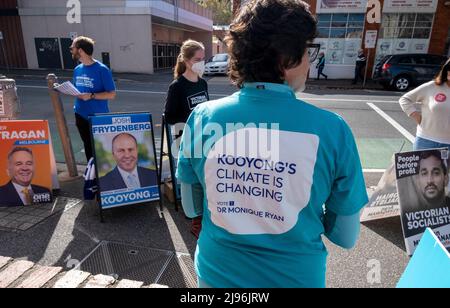 Un bureau de vote à Collingwood, qui a lieu pour les élections fédérales australiennes de 2022. Collingwood, Melbourne, Victoria, Australie. Banque D'Images