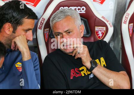 Turin, Italie. 20th mai 2022. TURIN, ITALIE, 20 MAI 2022. Jos Mourinho lors de la série Un match entre le FC Torino et AS Roma le 20 mai 2002 au stade olympique Grande Torino. Credit: Medialys Images par Massimiliano Ferraro/Alamy Live News Banque D'Images