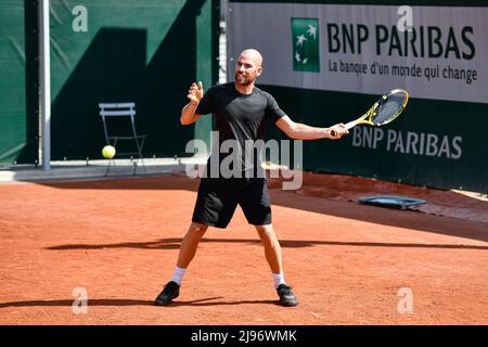 Paris, France. 19th mai 2022. Adrian Mannarino de France lors de l'Open de France (Roland-Garros) 2022, tournoi de tennis Grand Slam le 19 mai 2022 au stade Roland-Garros à Paris, France - photo: Victor Joly/DPPI/LiveMedia crédit: Agence photo indépendante/Alay Live News Banque D'Images