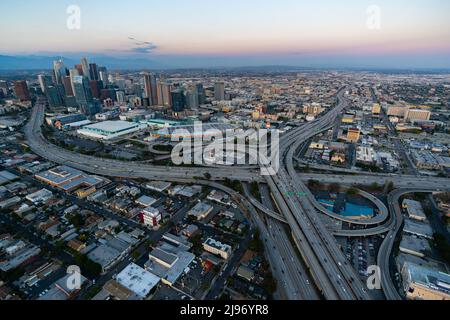 L'échangeur de Los Angeles USA pendant l'heure de pointe Banque D'Images