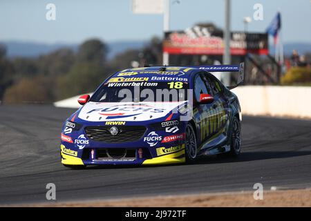 Benalla, Victoria, Australie. 21st mai 2022. Repco Australian Supercars Championships-Pizza Hut Winton SuperSprint - Mark Winterbottom pilote le #18 Irwin Racing Holden Commodore ZB pendant la course treize des 2022 Repco Australia Supercars Championship-image Credit: brett keating/Alay Live News Banque D'Images