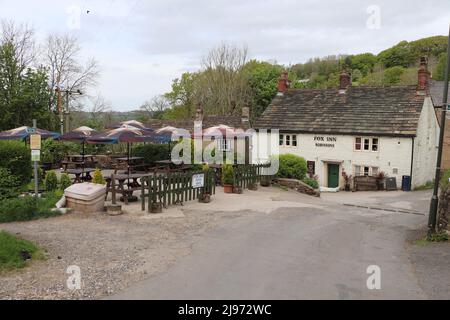 Pub Fox Inn Country dans le Peak District, Derbyshire Banque D'Images