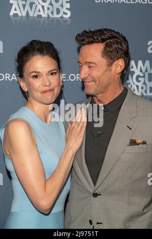 New York, États-Unis. 20th mai 2022. Sutton Foster et Hugh Jackman assistent aux Drama League Awards 88th annuels à la Ziegfeld Ballroom de New York. Crédit : SOPA Images Limited/Alamy Live News Banque D'Images