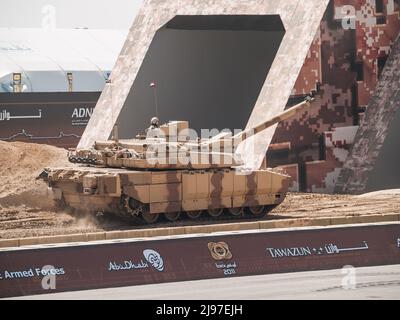 Abu Dhabi, Émirats Arabes Unis - 23 février. 2011: Nexter Systems eau (Emirats Arabes Unis) Forces armées Leclerc MBT (main Battle Tank) à l'exposition militaire IDEX 2011 Banque D'Images