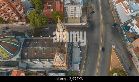 CARACAS, VENEZUELA - MAI 2022, vue aérienne du sanctuaire de notre-Dame de Coromoto, église dans le quartier de la capitale, Caracas Banque D'Images