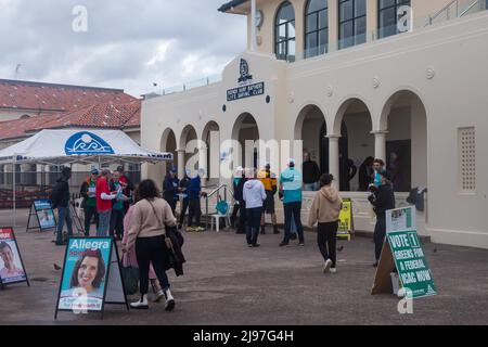 Sydney, Australie. Samedi 21st mai 2022. Le Bondi Surf Bathers Life Saving Club, un club de l'électorat de Wentworth, est utilisé comme bureau de vote, comme tête de l'australien pour les sondages à Bondi Beach. Crédit : Paul Lovelace/Alamy Live News Banque D'Images