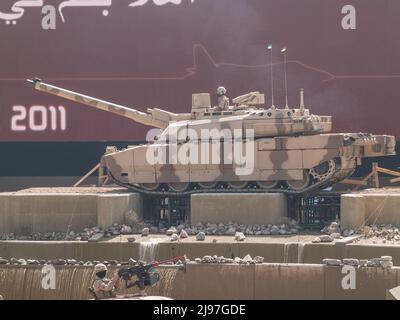 Abu Dhabi, Émirats Arabes Unis - 23 février. 2011: Nexter Systems eau (Emirats Arabes Unis) Forces armées Leclerc MBT (main Battle Tank) à l'exposition militaire IDEX 2011 Banque D'Images