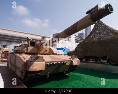 Abu Dhabi, Émirats Arabes Unis - 23 février. 2011: Nexter Systems eau (Emirats Arabes Unis) Forces armées Leclerc MBT (main Battle Tank) à l'exposition militaire IDEX 2011 Banque D'Images