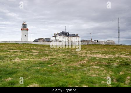Loop Head phare sur la Wild Atlantic Way, Comté de Clare, Irlande Banque D'Images