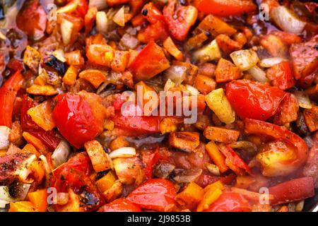 Gros plan sur les aliments frits à base de légumes. Banque D'Images