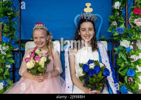 Lymm, Cheshire, Royaume-Uni. 21st mai 2022. Lymm Village à Cheshire a tenu le festival annuel Lymm May Queen. Lymm Rose Queen a également été couronné à cet événement. Les participants étaient vêtus et de nombreux costumes reflétaient le crédit de la Reine pour l'anniversaire de platine: John Hopkins/Alay Live News Banque D'Images