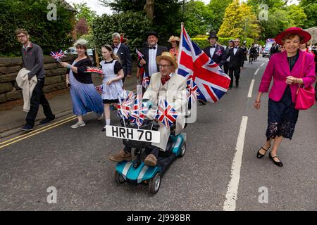 Lymm, Cheshire, Royaume-Uni. 21st mai 2022. Lymm Village à Cheshire a tenu le festival annuel Lymm May Queen. Lymm Rose Queen a également été couronné à cet événement. Les participants étaient vêtus et de nombreux costumes reflétaient le crédit de la Reine pour l'anniversaire de platine: John Hopkins/Alay Live News Banque D'Images