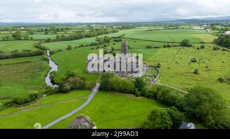 Quint ville pittoresque de la région de Shannon avec les ruines d'un monastère historique, Quin, Irlande, mai 21,2022 Banque D'Images