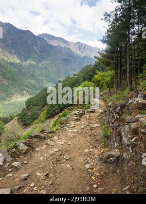 La route de randonnée de Lukla à Namche Bazar. Khumbu. Banque D'Images