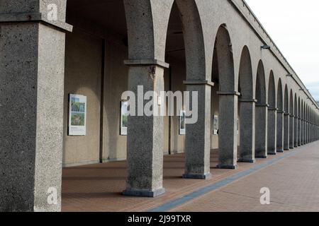 Les Galeries royales d'Ostende, une arcade néoclassique en bord de mer sur une digue sur la plage d'Ostende, en Belgique Banque D'Images