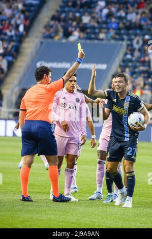 Chester, Pennsylvanie, États-Unis. 18th mai 2022. Le 18 mai 2022, le joueur de Chester PA-Philadelphia Union KAI WAGNER (27) soutient avec l'arbitre au sujet d'une carte jaune lors du match contre Inter Miami CF au Subaru Park, (Credit image: © Ricky Fitchett/ZUMA Press Wire) Banque D'Images