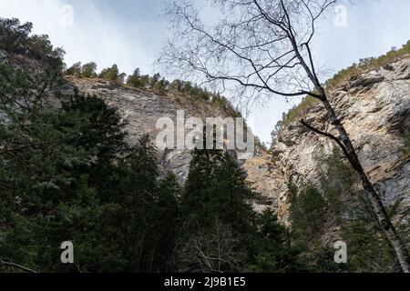 Zillis, Grison, Suisse, panorama de la montagne 12 avril 2022 au canyon de Viamala Banque D'Images