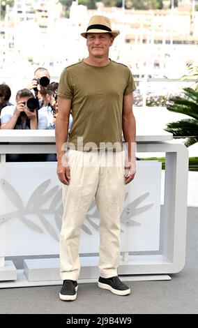 Woody Harrelson assiste à un photocall pour le film Triangle de la tristesse lors du Festival de Cannes 75th. Date de la photo: Dimanche 22 mai 2022. Banque D'Images