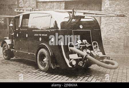 Un moteur d'incendie du service des incendies de Londres (Royaume-Uni) Banque D'Images