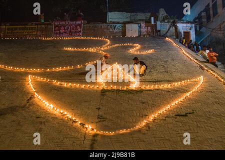 Célébration du dev diwali à varanasi uttar pradesh Inde Banque D'Images