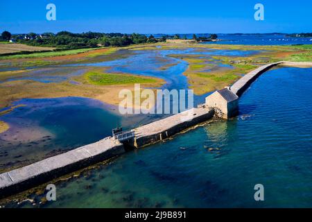 France, Morbihan, Golfe du Morbihan, Île d'Arz, Étang du moulin et moulin à marée de Berno Banque D'Images